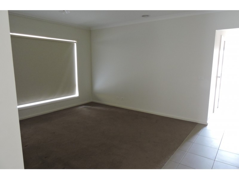 5 Buick Court, Cranbourne East VIC 3977