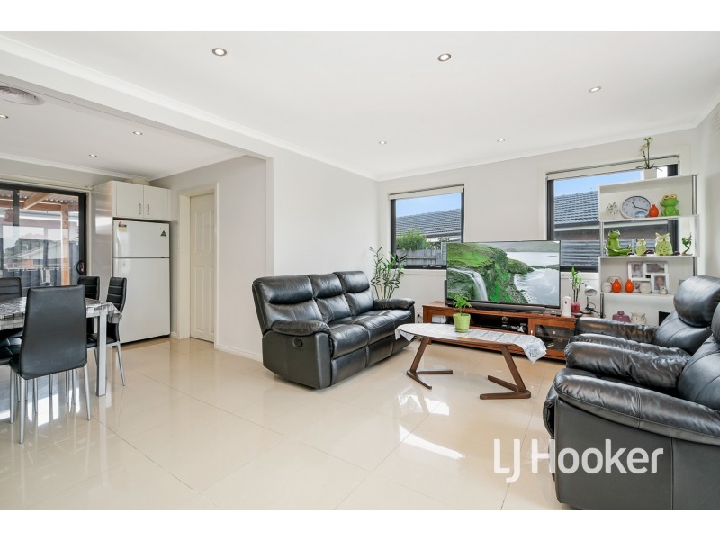 13 Parkland Avenue, Hampton Park VIC 3976