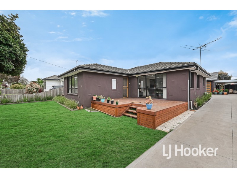 13 Parkland Avenue, Hampton Park VIC 3976