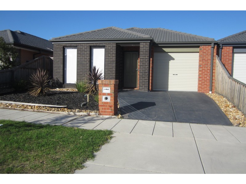 35 Rankin Close, Lynbrook VIC 3975