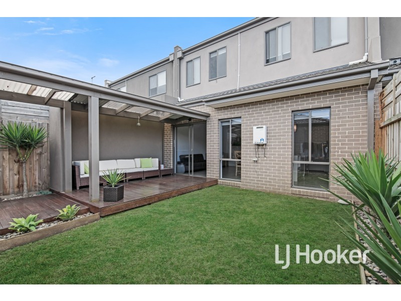 67 Fiorelli Boulevard, Cranbourne East VIC 3977