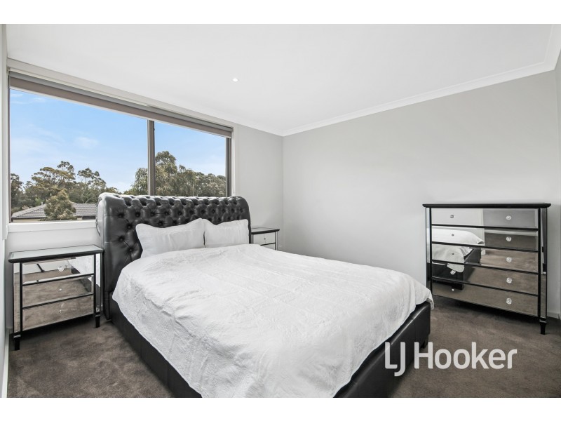 67 Fiorelli Boulevard, Cranbourne East VIC 3977