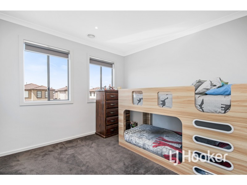 67 Fiorelli Boulevard, Cranbourne East VIC 3977