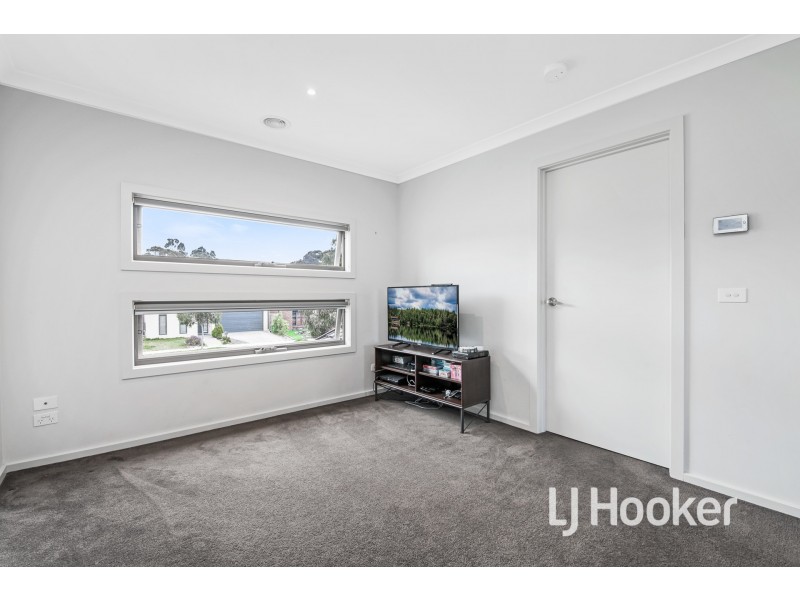 67 Fiorelli Boulevard, Cranbourne East VIC 3977