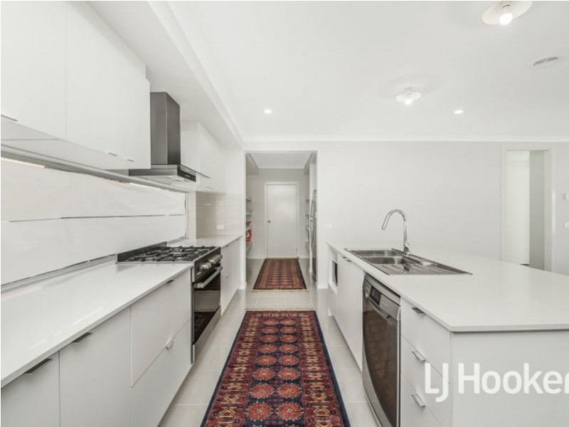 5 Gotch Place, Clyde VIC 3978