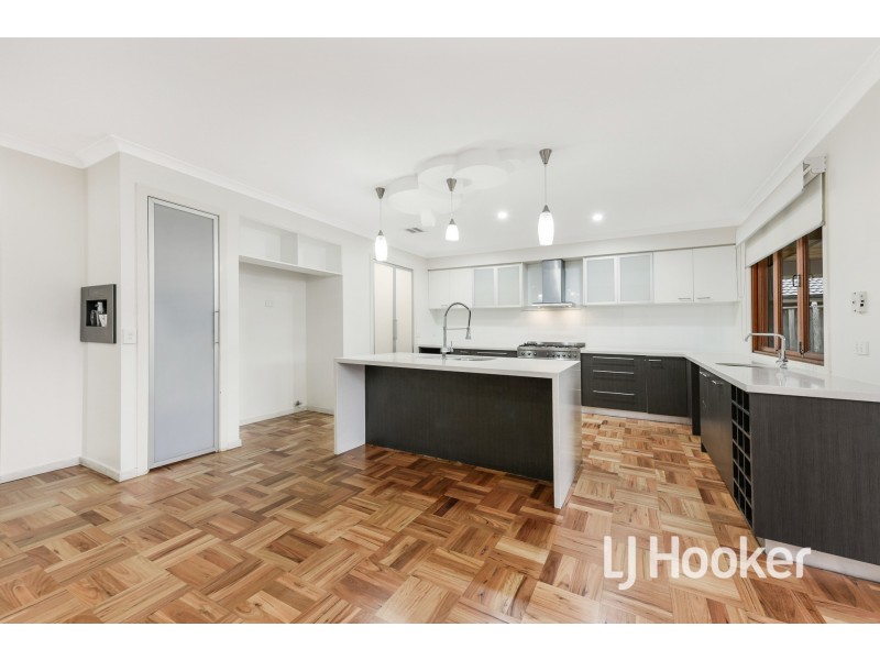 39 Cedarwood Crescent, Berwick VIC 3806