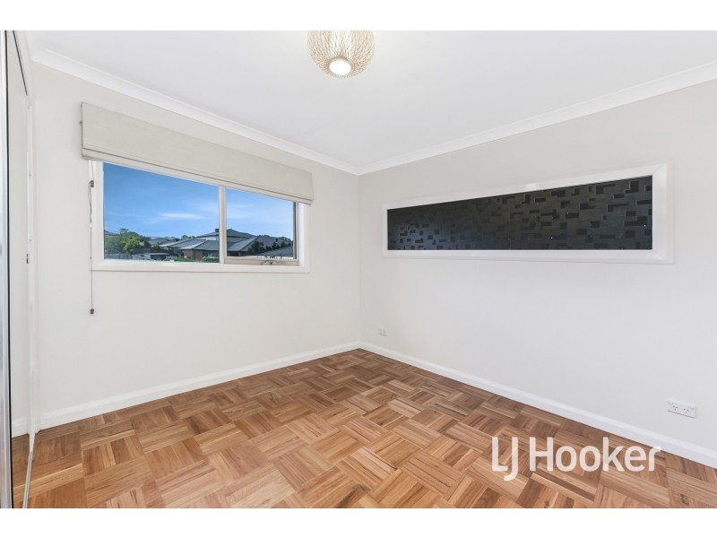 39 Cedarwood Crescent, Berwick VIC 3806