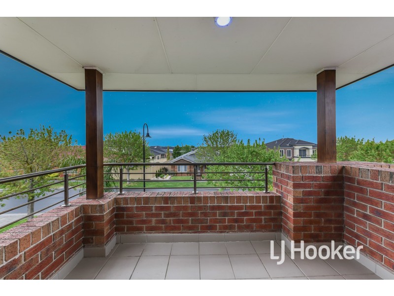 39 Cedarwood Crescent, Berwick VIC 3806