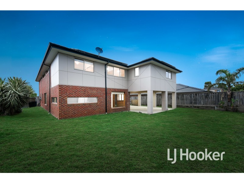 39 Cedarwood Crescent, Berwick VIC 3806