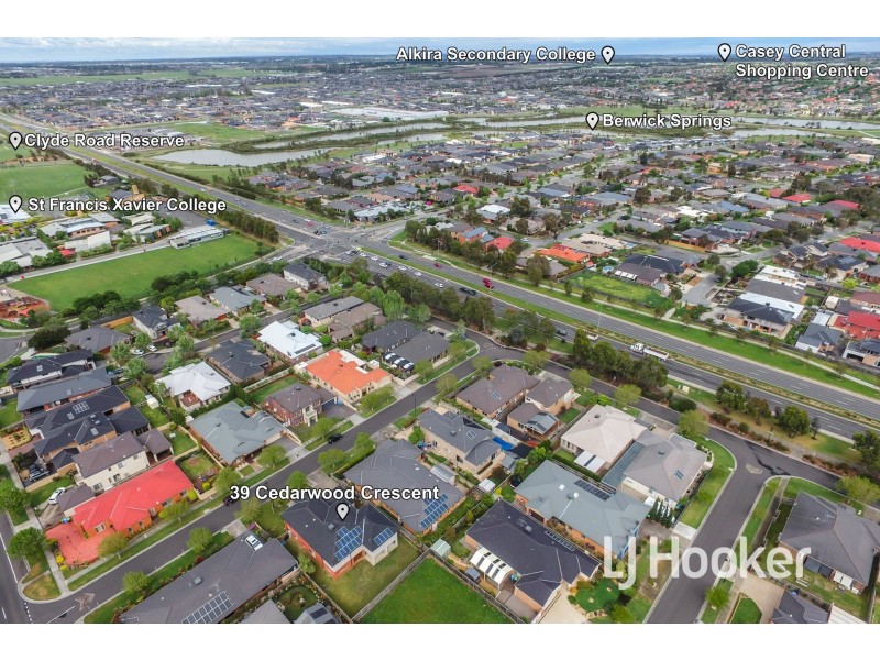 39 Cedarwood Crescent, Berwick VIC 3806
