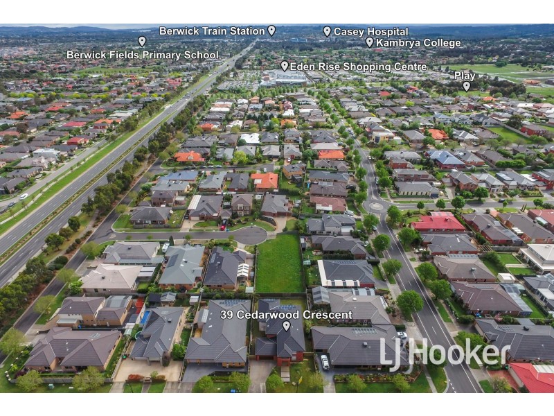 39 Cedarwood Crescent, Berwick VIC 3806