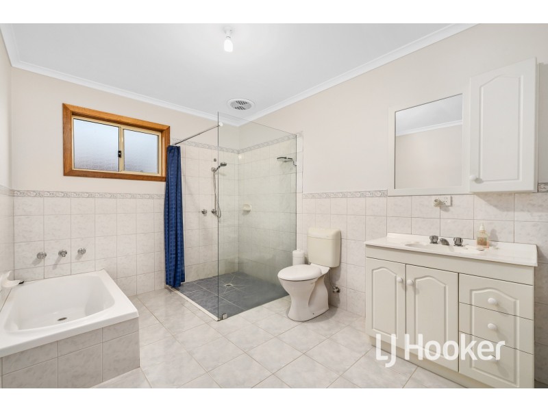 10 Beech Place, Hallam VIC 3803