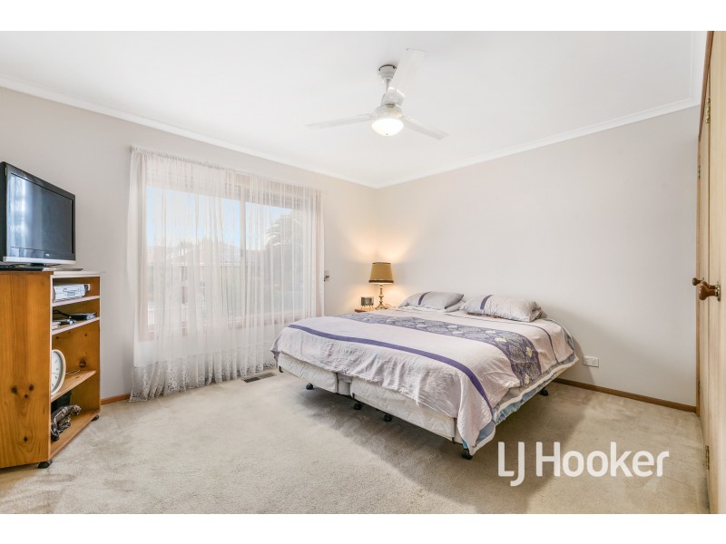 10 Beech Place, Hallam VIC 3803