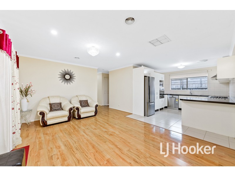 17 Gramar Way, Hampton Park VIC 3976