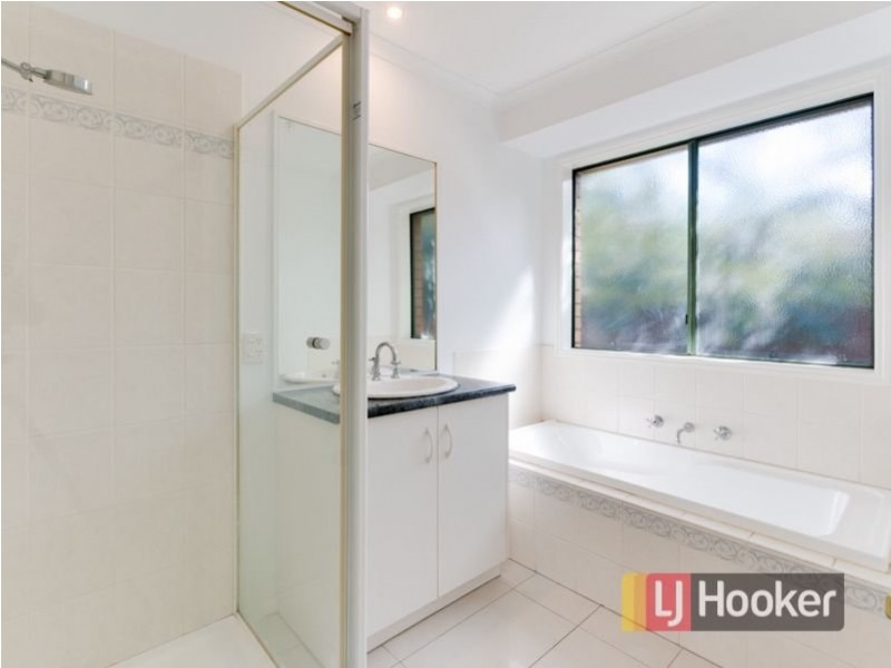 10 Keystone Court, Lynbrook VIC 3975