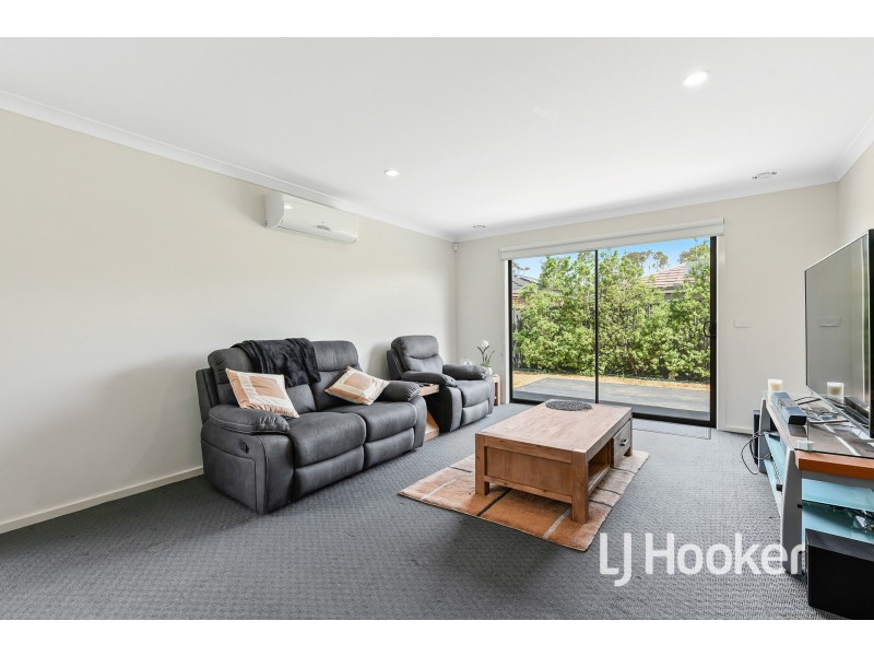 10 Hestia Avenue, Cranbourne West VIC 3977