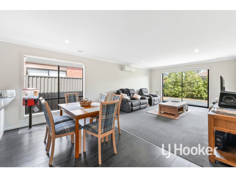 10 Hestia Avenue, Cranbourne West VIC 3977