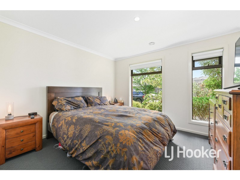10 Hestia Avenue, Cranbourne West VIC 3977