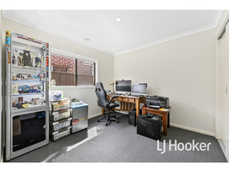 10 Hestia Avenue, Cranbourne West VIC 3977