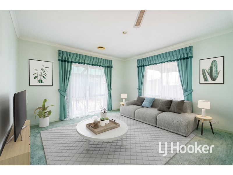 12 Pinehill Court, Cranbourne North VIC 3977