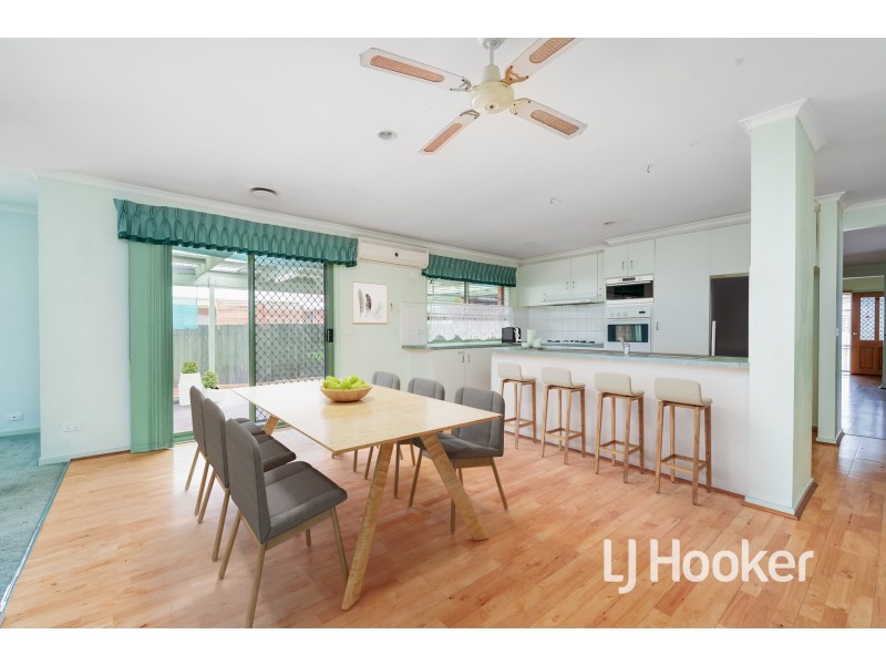 12 Pinehill Court, Cranbourne North VIC 3977