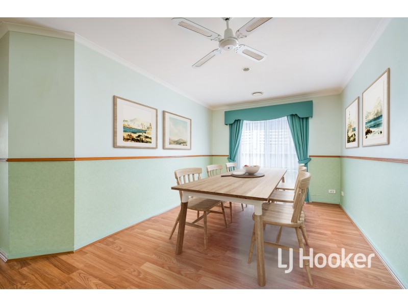 12 Pinehill Court, Cranbourne North VIC 3977