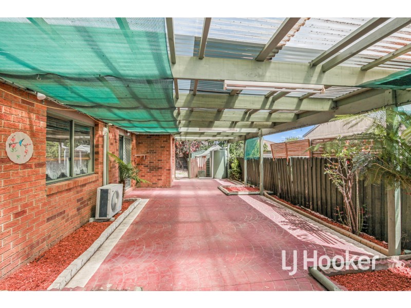 12 Pinehill Court, Cranbourne North VIC 3977