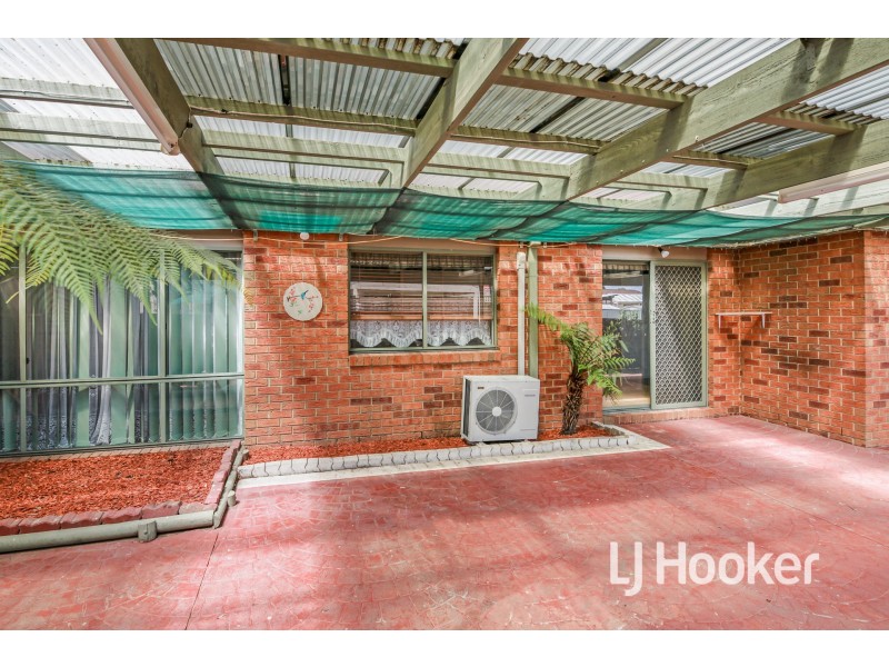 12 Pinehill Court, Cranbourne North VIC 3977