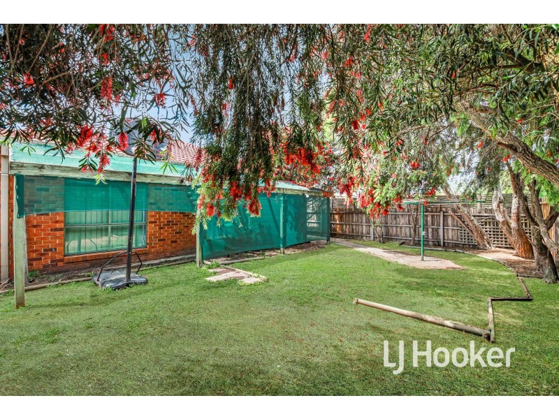 12 Pinehill Court, Cranbourne North VIC 3977