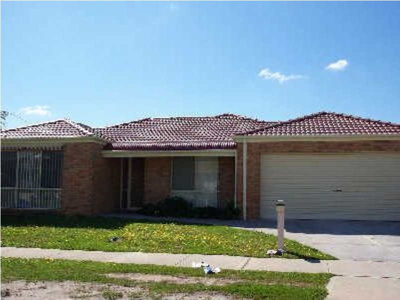 12 Ironbark Close, Hampton Park VIC 3976