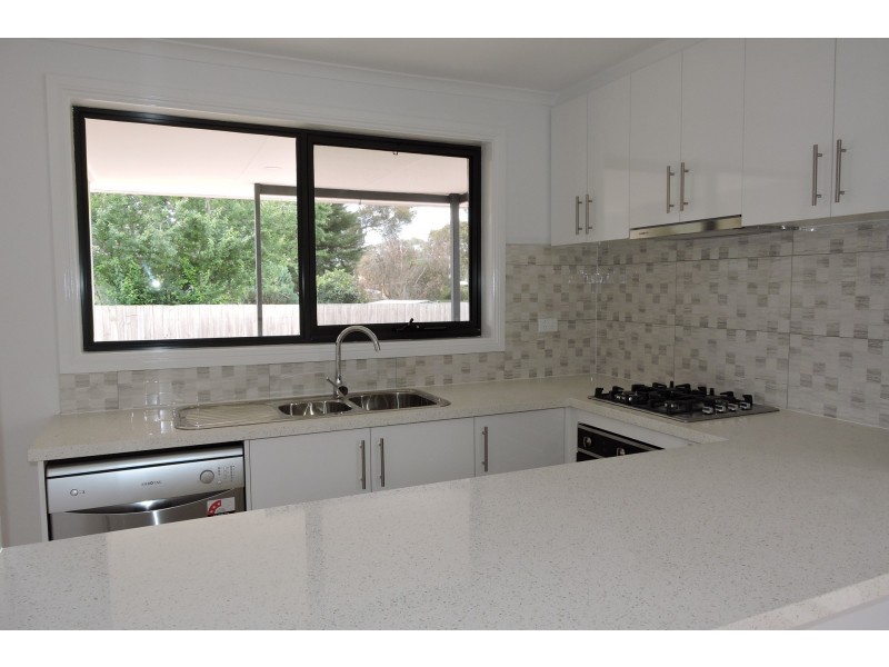 30 Green Valley Crescent, Hampton Park VIC 3976