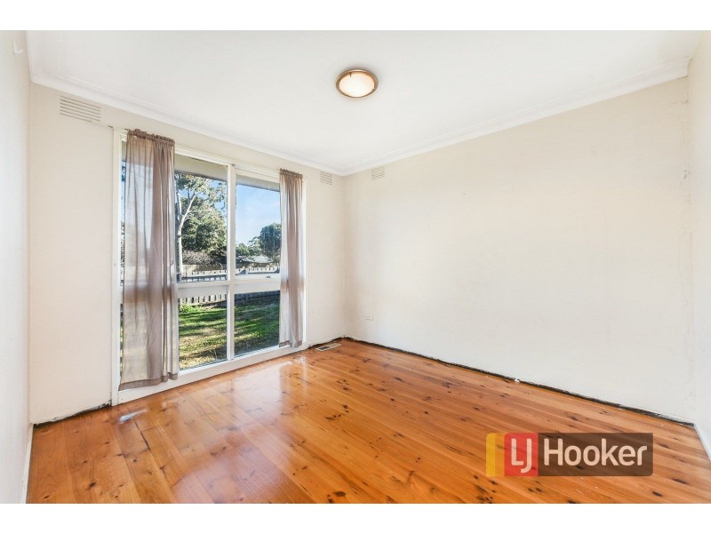 22 James Cook Drive, Endeavour Hills VIC 3802