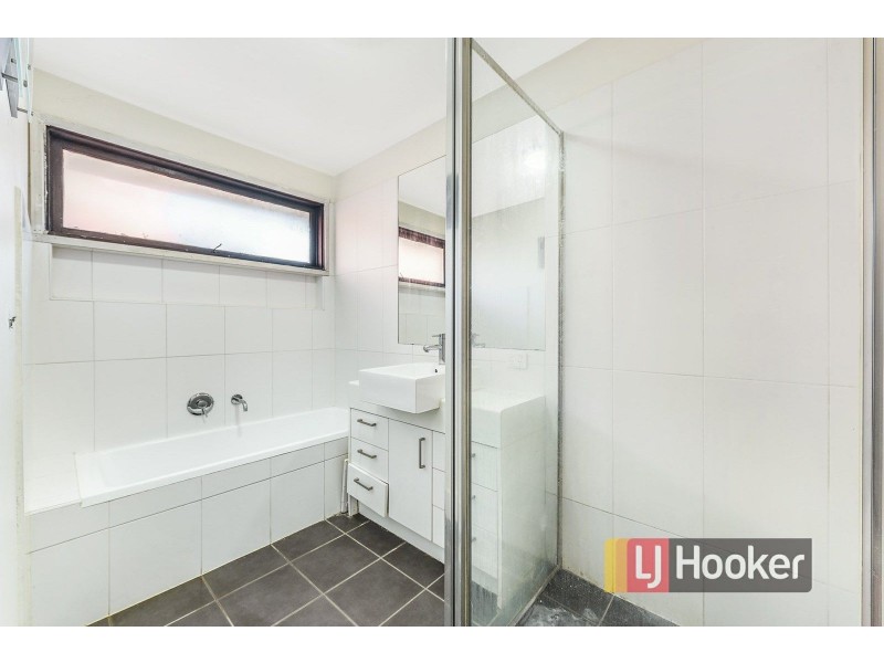 22 James Cook Drive, Endeavour Hills VIC 3802