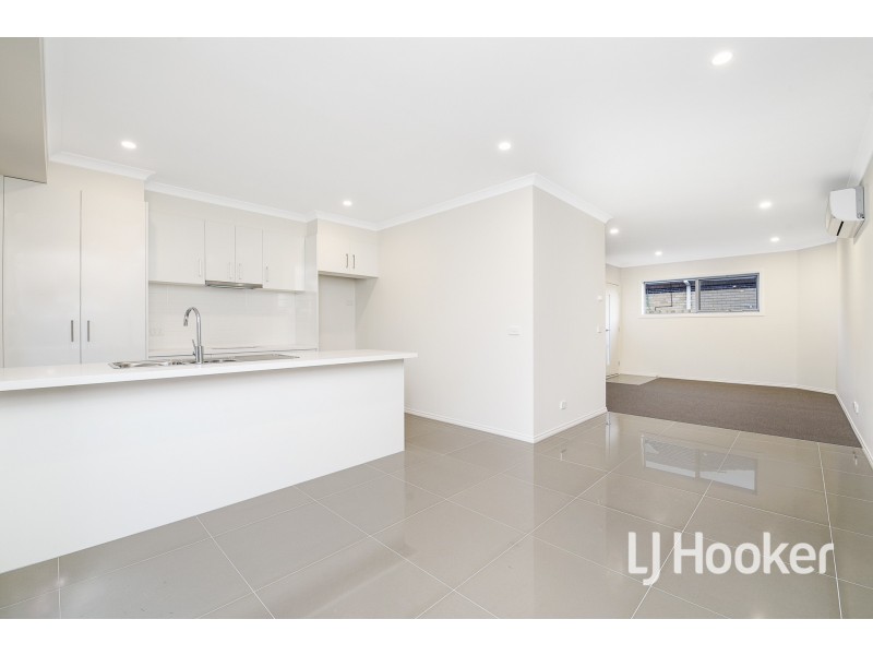 2 & 3/6 Robert Street, Dandenong VIC 3175
