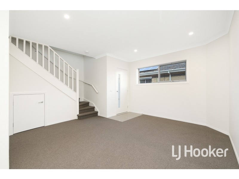 2 & 3/6 Robert Street, Dandenong VIC 3175