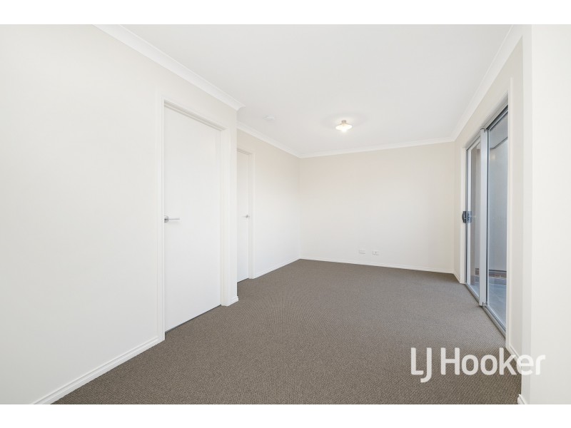 2 & 3/6 Robert Street, Dandenong VIC 3175