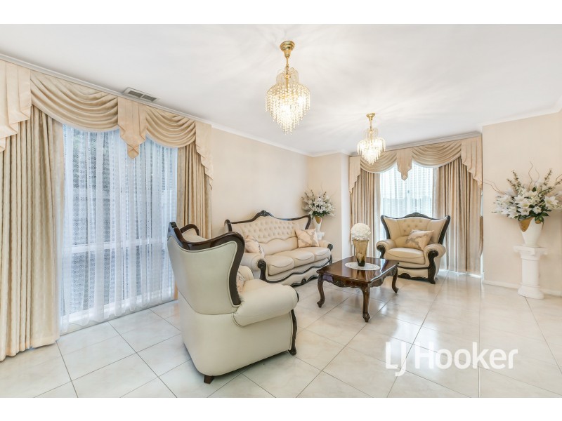 28 Lake View Drive, Narre Warren South VIC 3805