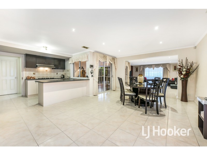 28 Lake View Drive, Narre Warren South VIC 3805