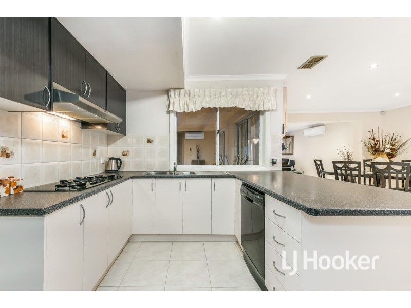 28 Lake View Drive, Narre Warren South VIC 3805