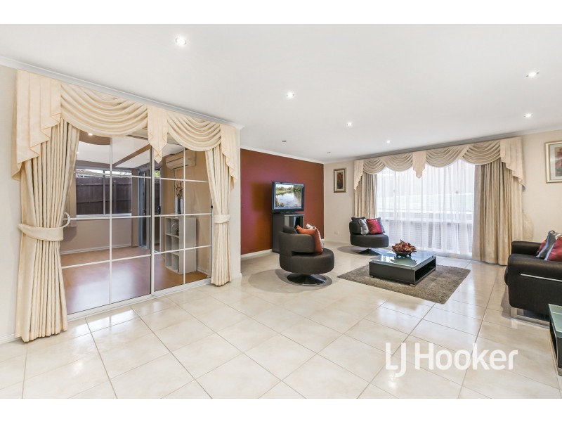 28 Lake View Drive, Narre Warren South VIC 3805