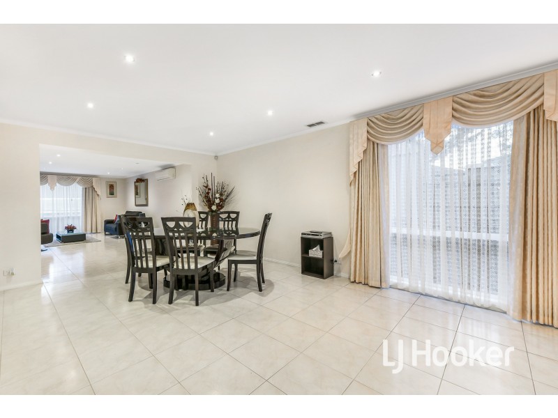 28 Lake View Drive, Narre Warren South VIC 3805