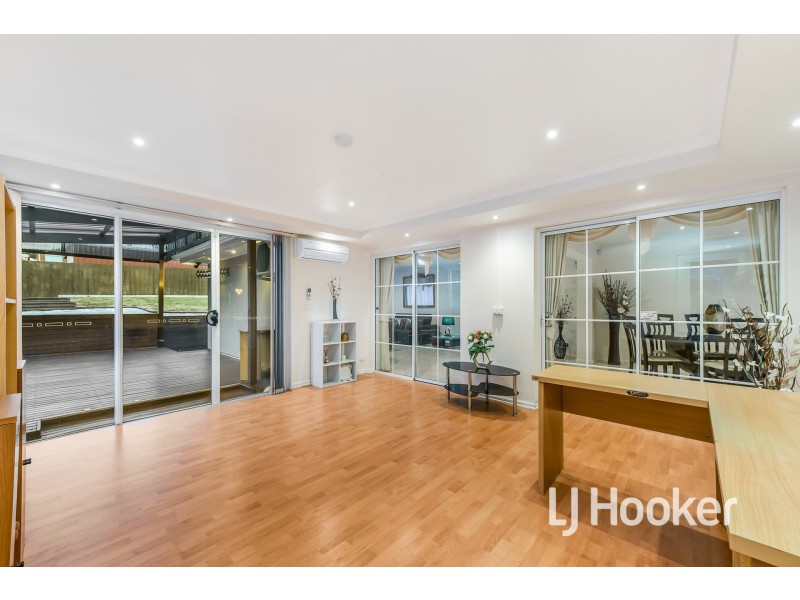 28 Lake View Drive, Narre Warren South VIC 3805