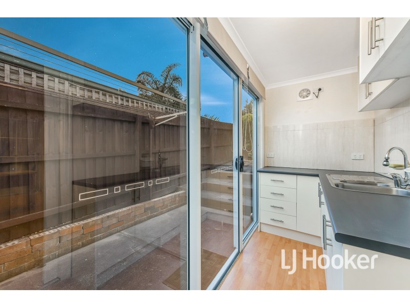 28 Lake View Drive, Narre Warren South VIC 3805