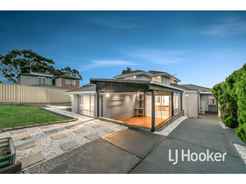 28 Lake View Drive, Narre Warren South VIC 3805