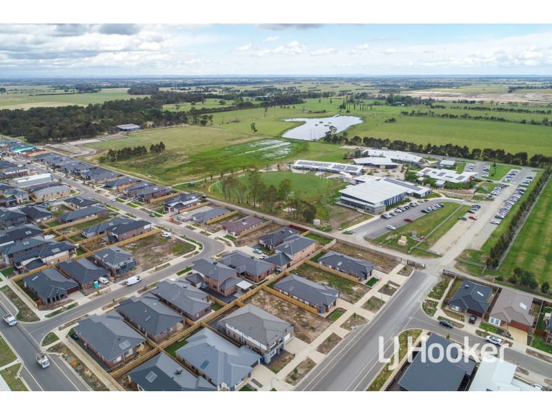 61 Ferdinand Drive, Clyde North VIC 3978