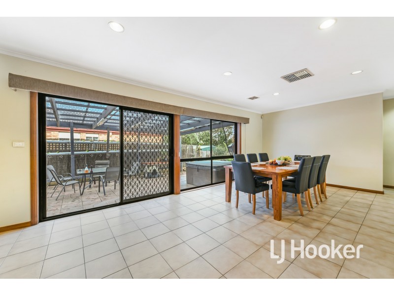 19 Michelle Drive, Hampton Park VIC 3976