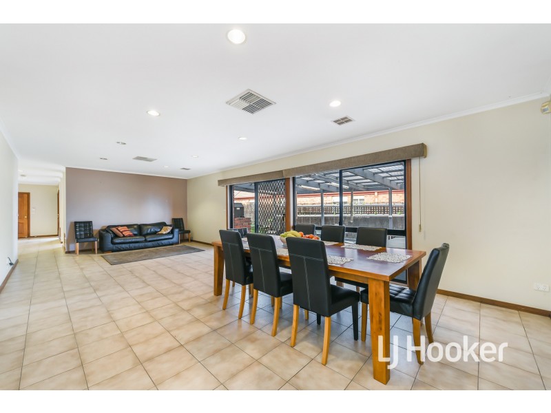 19 Michelle Drive, Hampton Park VIC 3976