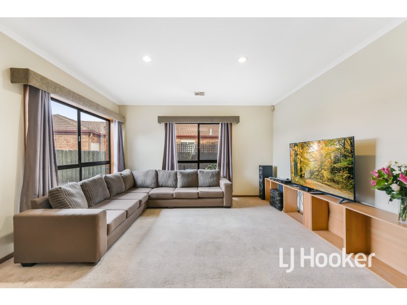 19 Michelle Drive, Hampton Park VIC 3976