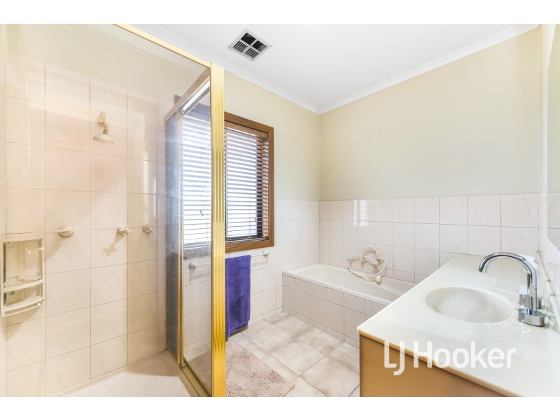 19 Michelle Drive, Hampton Park VIC 3976