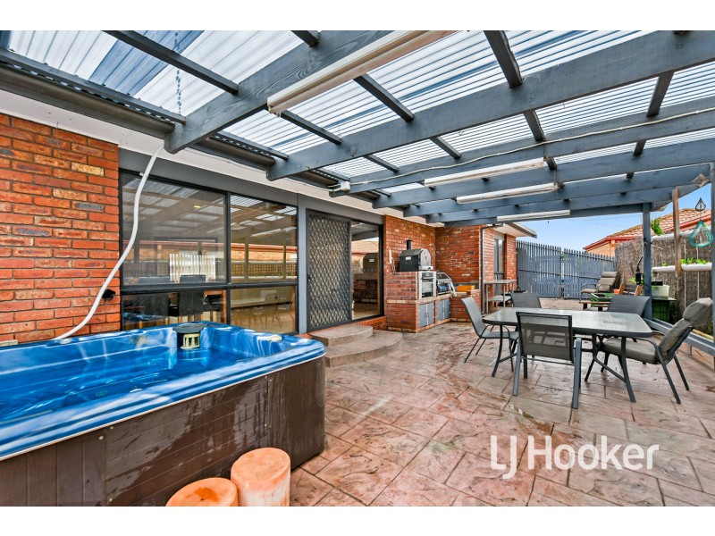 19 Michelle Drive, Hampton Park VIC 3976